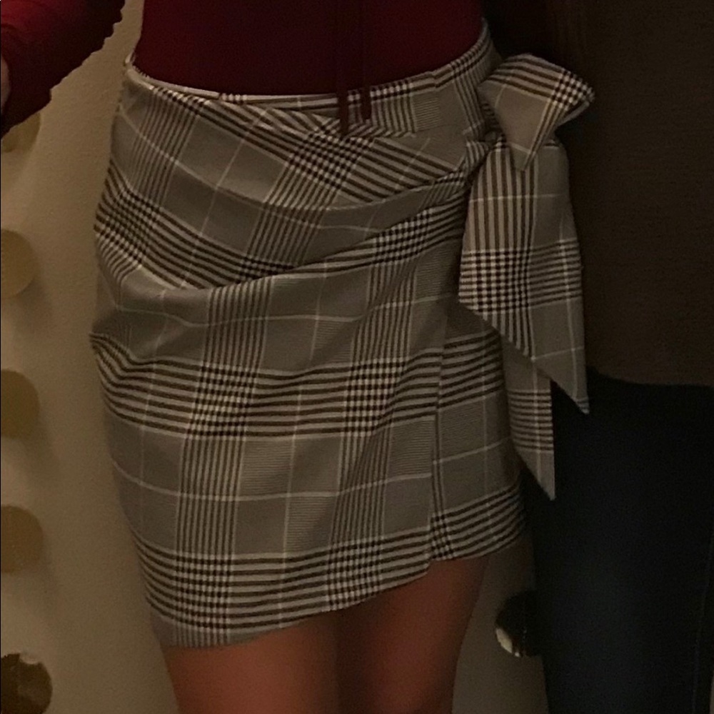 Runway Seven Plaid Trendy Bow Wrap Skirt 🤍